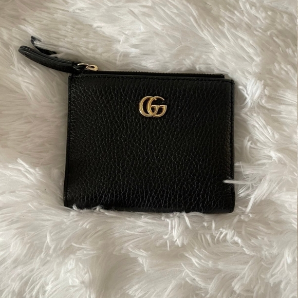 Gucci Handbags - Gucci compact wallet